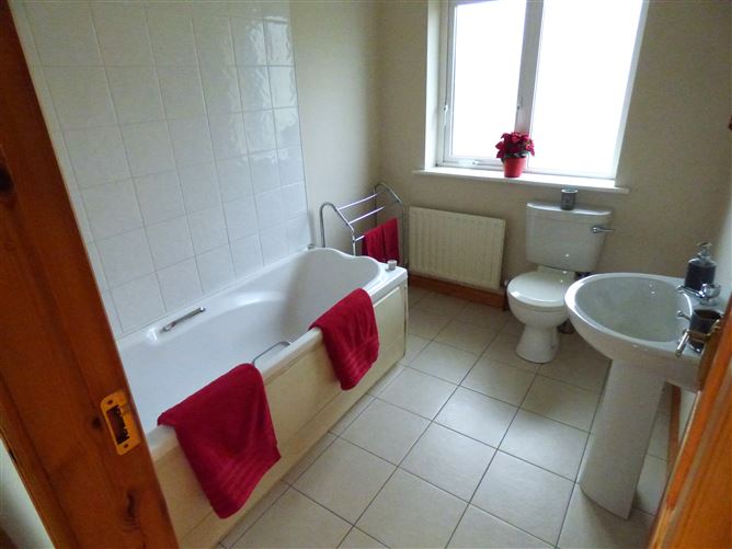 19 Claremount Manor, Claremorris, Mayo