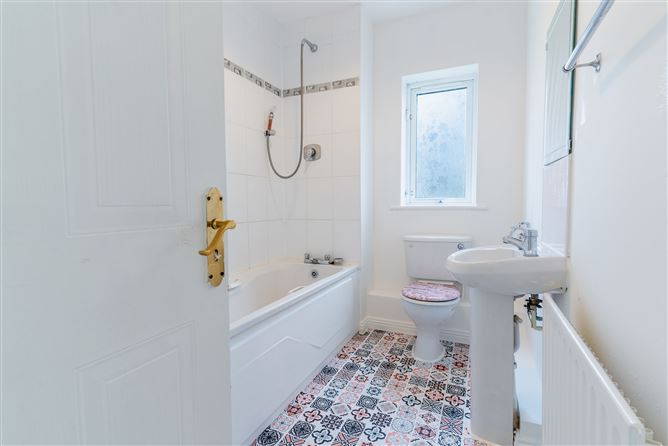 6 Rosedale Crescent, Clonee, Dublin 15, D15N4X8