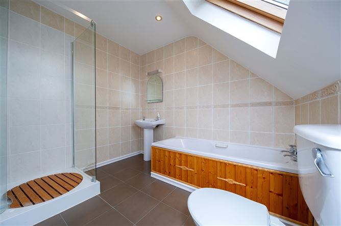 Hillview, Lisnagoorneen, Castletownroche, Mallow, Co. Cork