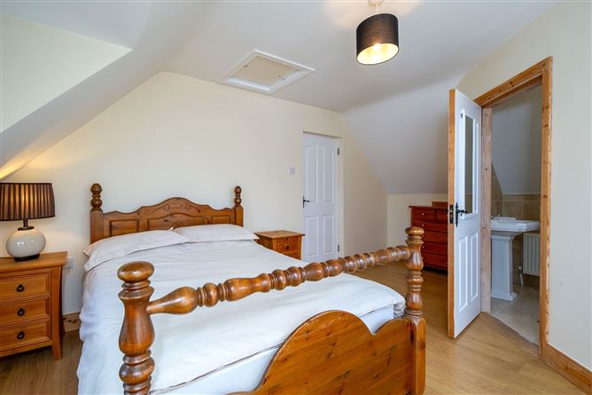 Hillview, Lisnagoorneen, Castletownroche, Mallow, Co. Cork