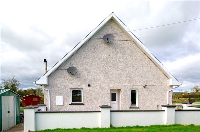 Hillview, Lisnagoorneen, Castletownroche, Mallow, Co. Cork