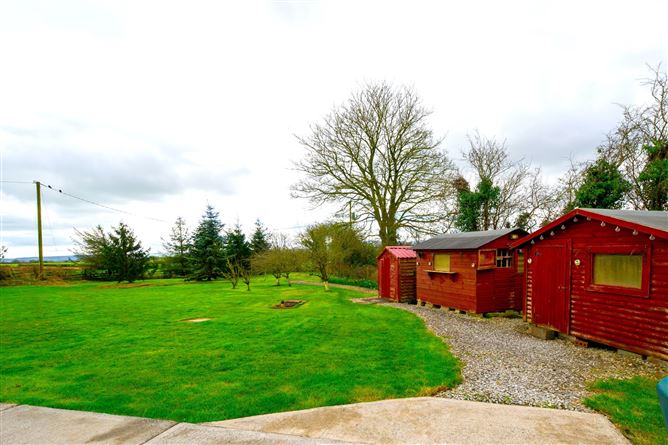 Hillview, Lisnagoorneen, Castletownroche, Mallow, Co. Cork
