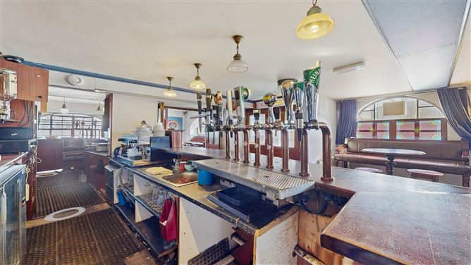 The Saddler's Inn, The Square, Kilbeggan, Mullingar, Co. Westmeath