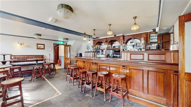 The Saddler's Inn, The Square, Kilbeggan, Mullingar, Co. Westmeath