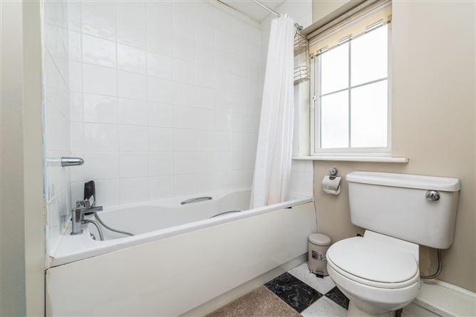 Photo 13 of 25 — 44 Carmody Way, Fairgreen, Portlaoise, Laois