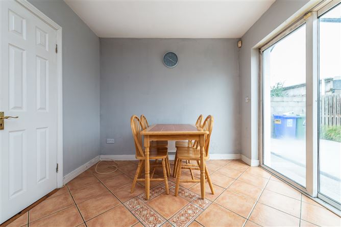 Photo 10 of 25 — 44 Carmody Way, Fairgreen, Portlaoise, Laois