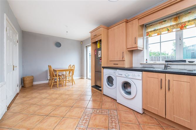 Photo 9 of 25 — 44 Carmody Way, Fairgreen, Portlaoise, Laois