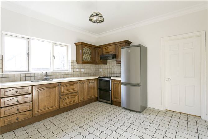 33 Lambourne Wood, Cabinteely, Dublin 18