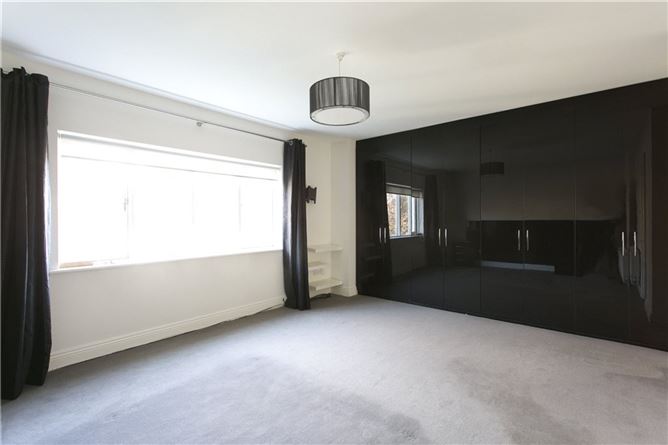 33 Lambourne Wood, Cabinteely, Dublin 18