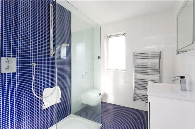 33 Lambourne Wood, Cabinteely, Dublin 18