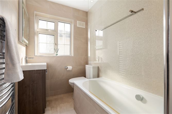 98 Rowanbyrn, Blackrock, Co. Dublin