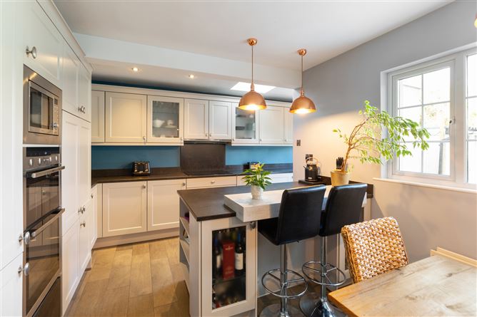 98 Rowanbyrn, Blackrock, Co. Dublin