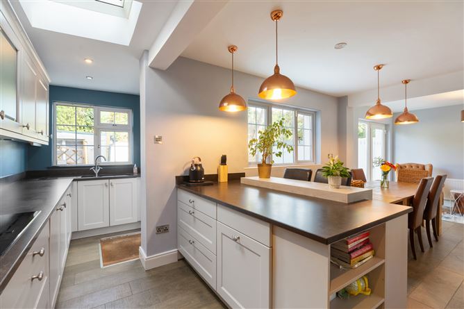98 Rowanbyrn, Blackrock, Co. Dublin