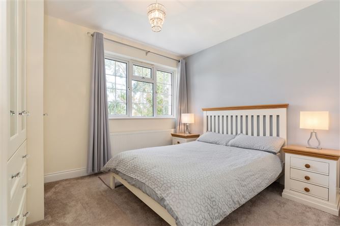 98 Rowanbyrn, Blackrock, Co. Dublin
