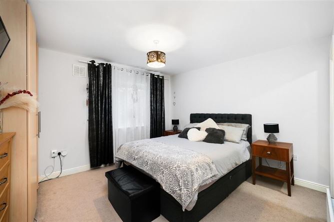 2 Esker Manor, Lucan, Dublin