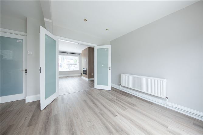 https://photos-a.propertyimages.ie/media/6/0/2/5010206/2eff9d77-a30a-4ea5-8038-23a7280a42b8_l.jpg