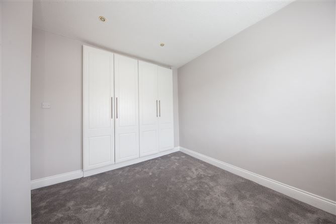 https://photos-a.propertyimages.ie/media/6/0/2/5010206/2eff9d77-a30a-4ea5-8038-23a7280a42b8_l.jpg