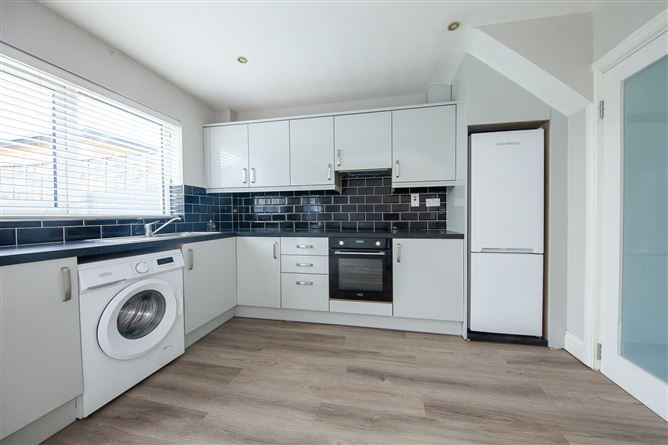 https://photos-a.propertyimages.ie/media/6/0/2/5010206/2eff9d77-a30a-4ea5-8038-23a7280a42b8_l.jpg
