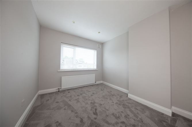 https://photos-a.propertyimages.ie/media/6/0/2/5010206/2eff9d77-a30a-4ea5-8038-23a7280a42b8_l.jpg