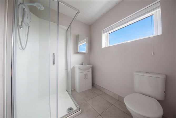 https://photos-a.propertyimages.ie/media/6/0/2/5010206/2eff9d77-a30a-4ea5-8038-23a7280a42b8_l.jpg