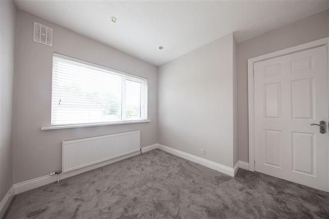 https://photos-a.propertyimages.ie/media/6/0/2/5010206/2eff9d77-a30a-4ea5-8038-23a7280a42b8_l.jpg