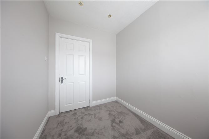 https://photos-a.propertyimages.ie/media/6/0/2/5010206/2eff9d77-a30a-4ea5-8038-23a7280a42b8_l.jpg