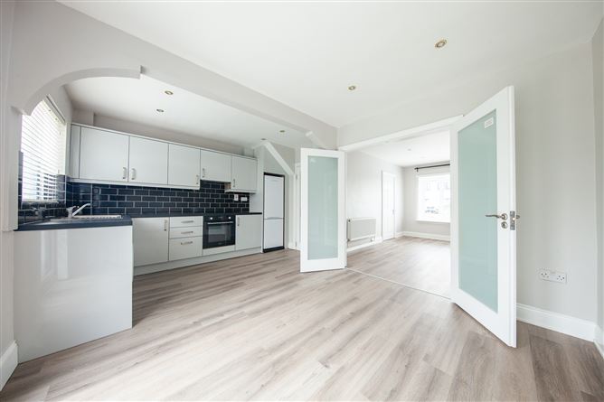 https://photos-a.propertyimages.ie/media/6/0/2/5010206/2eff9d77-a30a-4ea5-8038-23a7280a42b8_l.jpg