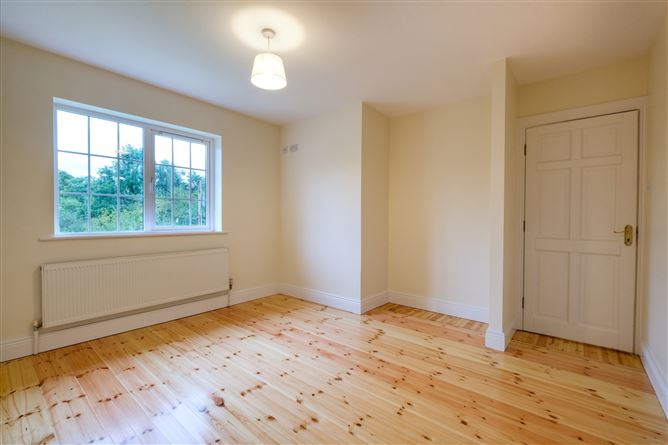 Photo 20 of 30 — 27 Castle Glen, Newtownforbes, Co. Longford