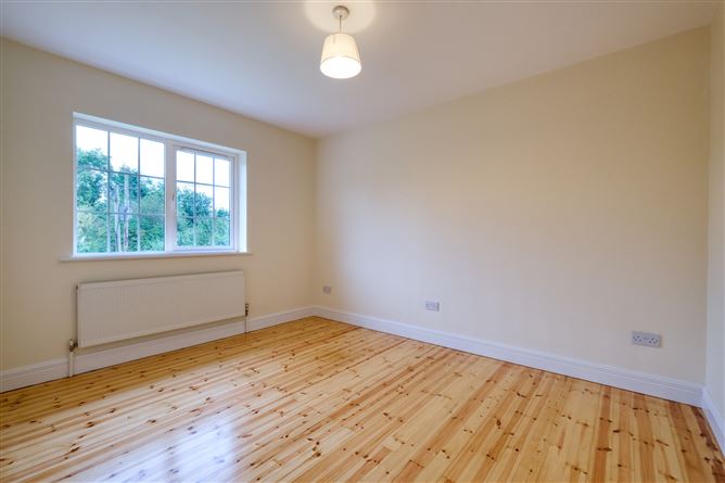 Photo 22 of 30 — 27 Castle Glen, Newtownforbes, Co. Longford