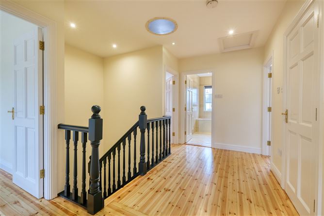 Photo 11 of 30 — 27 Castle Glen, Newtownforbes, Co. Longford