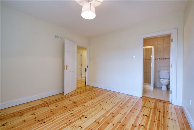 Photo 18 of 30 — 27 Castle Glen, Newtownforbes, Co. Longford