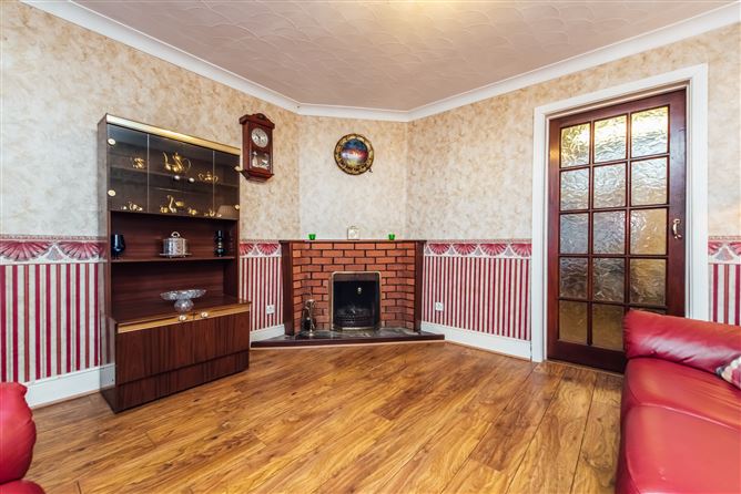 https://photos-a.propertyimages.ie/media/6/0/3/4673306/56083cb9-0672-4af7-80b1-0f9c265989da_l.jpg