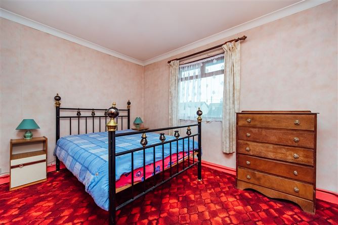 https://photos-a.propertyimages.ie/media/6/0/3/4673306/56083cb9-0672-4af7-80b1-0f9c265989da_l.jpg