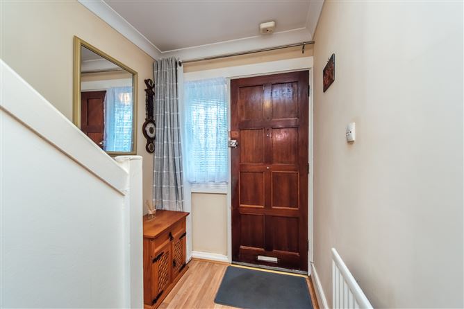 https://photos-a.propertyimages.ie/media/6/0/3/4673306/56083cb9-0672-4af7-80b1-0f9c265989da_l.jpg