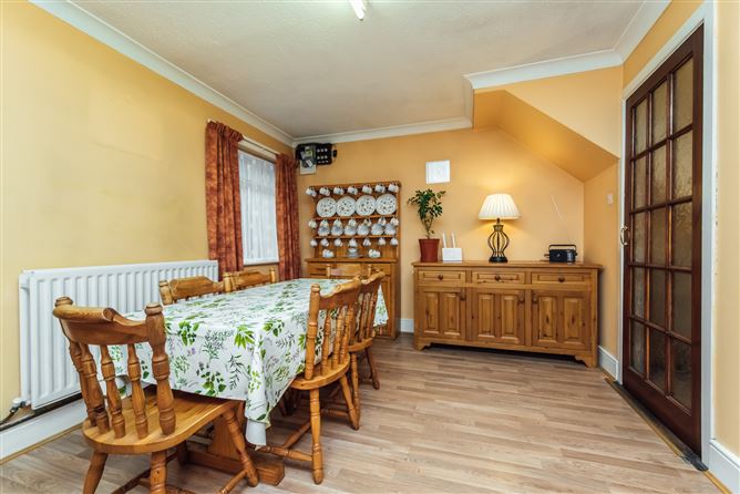 https://photos-a.propertyimages.ie/media/6/0/3/4673306/56083cb9-0672-4af7-80b1-0f9c265989da_l.jpg