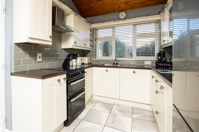 98 Castlefield Court, Clonsilla, Dublin 15