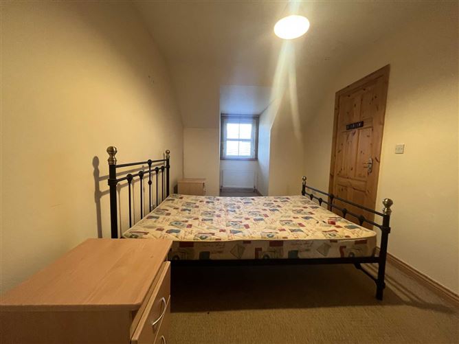 17 Gort Na Ri, Gort, County Galway