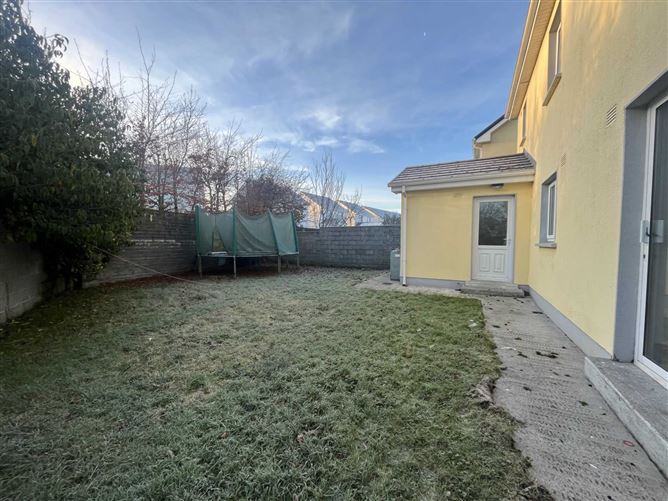 17 Gort Na Ri, Gort, County Galway