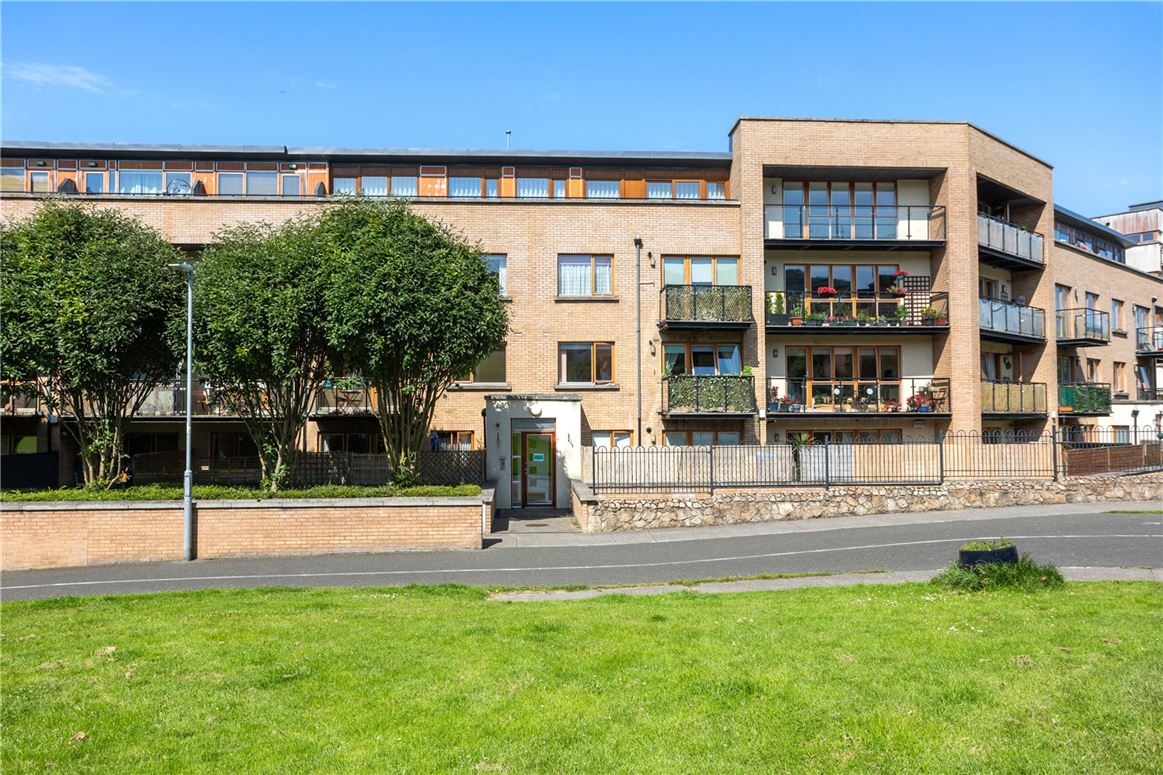 24 Belarmine Hall, Stepaside, Dublin 18