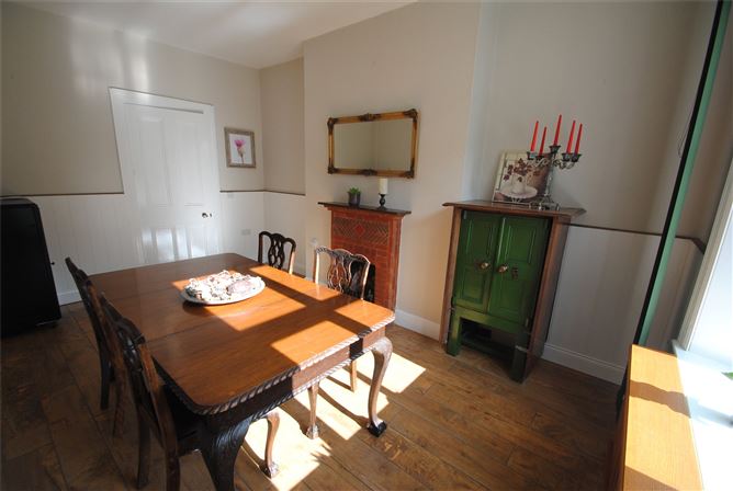 Old Castle Hse & approx. 4.96 acres, Dungar, Roscrea, Co. Tipperary
