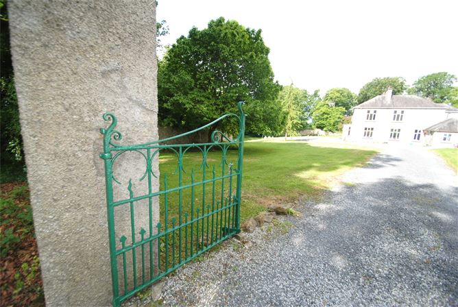 Old Castle Hse & approx. 4.96 acres, Dungar, Roscrea, Co. Tipperary