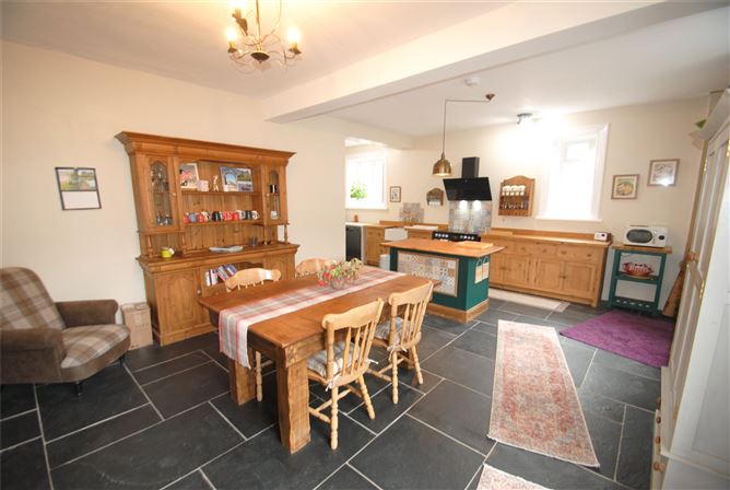 Old Castle Hse & approx. 4.96 acres, Dungar, Roscrea, Co. Tipperary