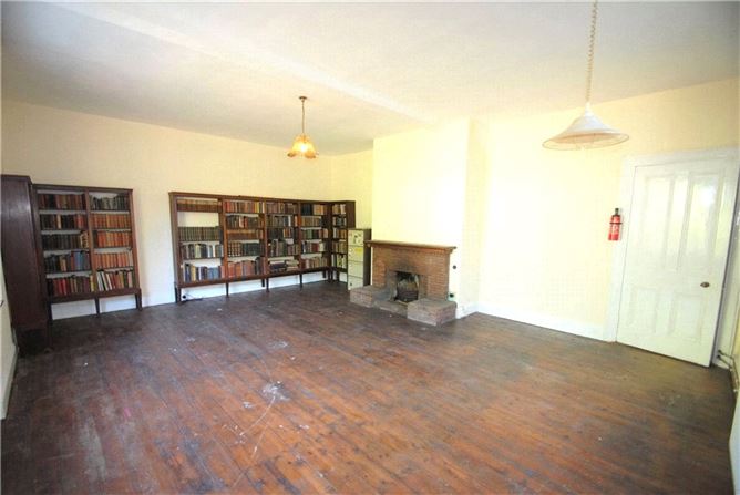 Old Castle Hse & approx. 4.96 acres, Dungar, Roscrea, Co. Tipperary