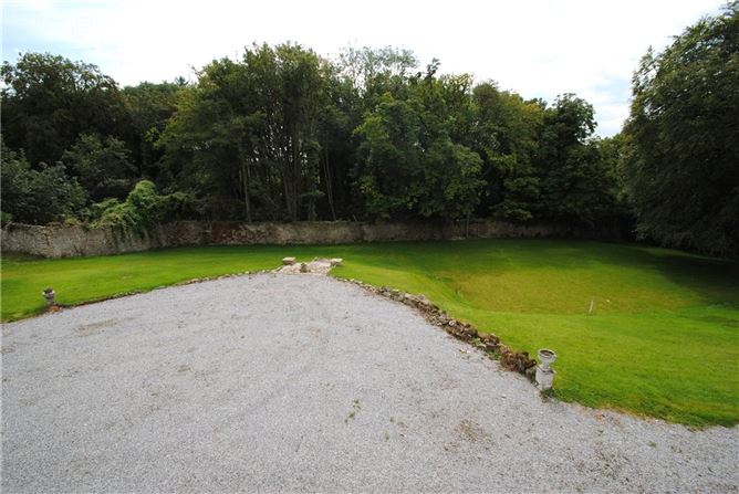Old Castle Hse & approx. 4.96 acres, Dungar, Roscrea, Co. Tipperary
