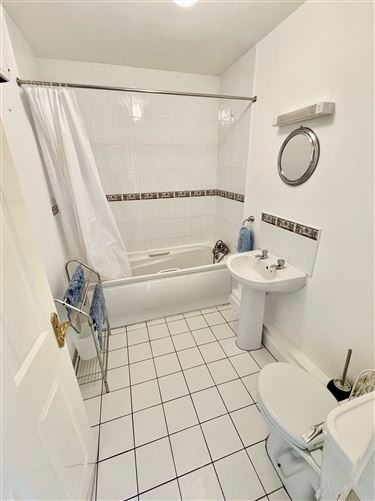 31 Castlegardens, St Helen's Village, Rosslare, Wexford