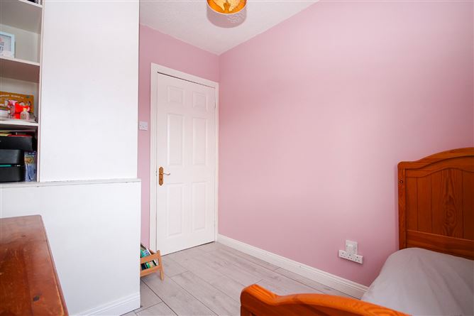 16 Castlefield Park, Knocklyon, Dublin 16