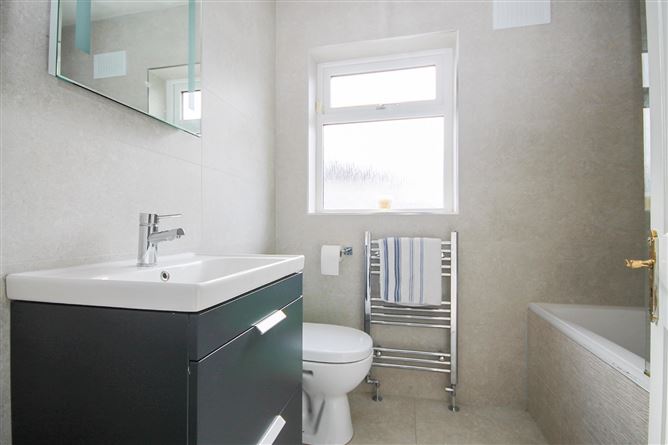 16 Castlefield Park, Knocklyon, Dublin 16