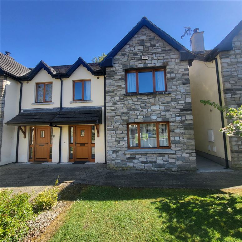 13 Earls Court Lough Rinn, Mohill, Leitrim