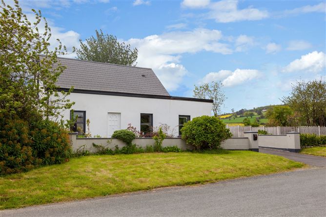 Main image for Redwood Cottage, Ballydonnell, Redcross, Co. Wicklow