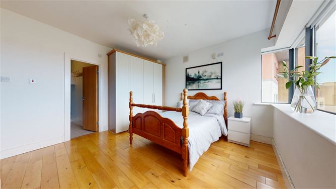 153 The Oval, Tullyvale, Cabinteely, Dublin 18